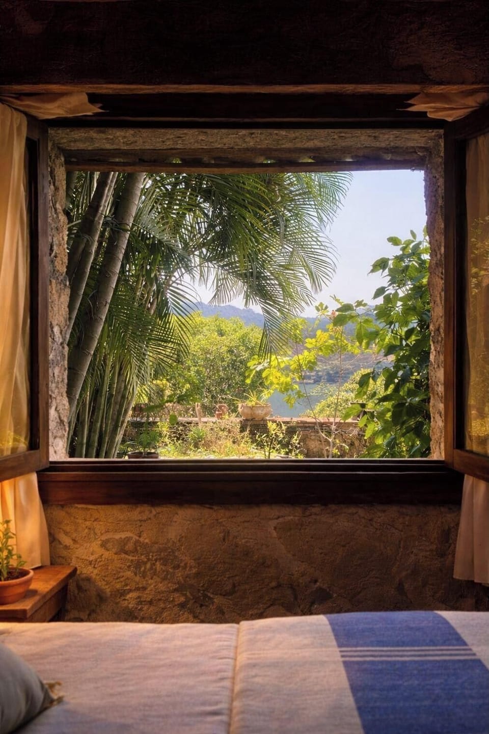 Comfort Room, Lake View | Free WiFi