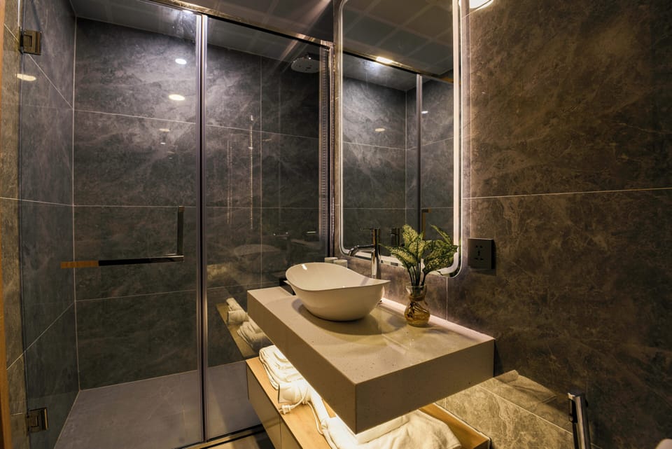 Studio, Balcony | Bathroom | Shower, hair dryer, slippers, bidet