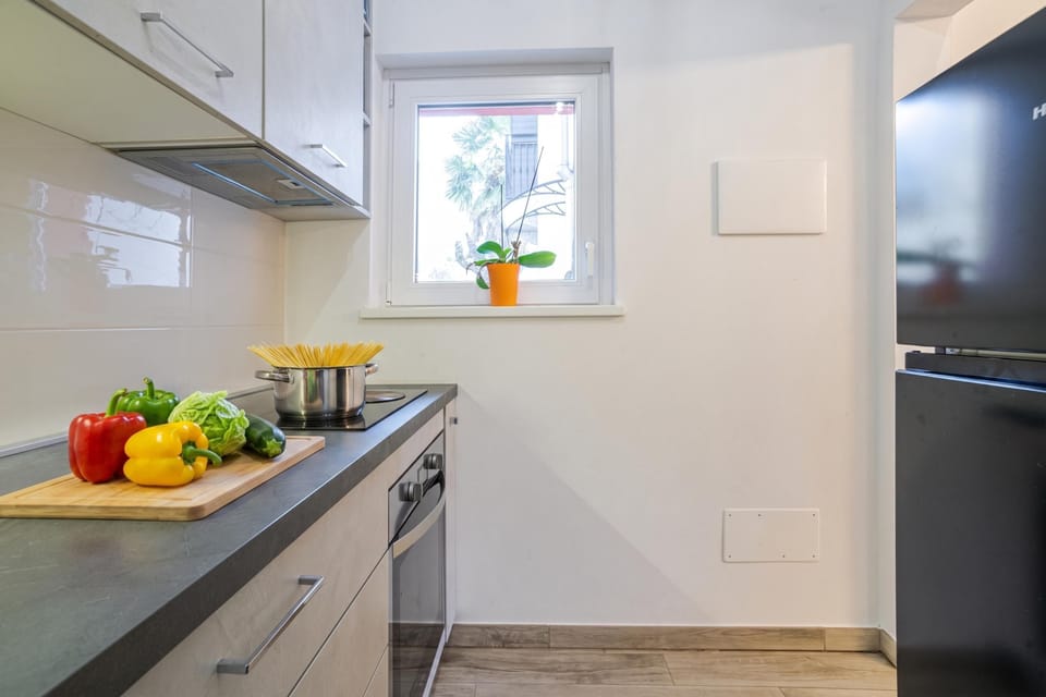 Family Apartment, 2 Bedrooms, Terrace, Mountainside (Casa Lauretta) | Private kitchen