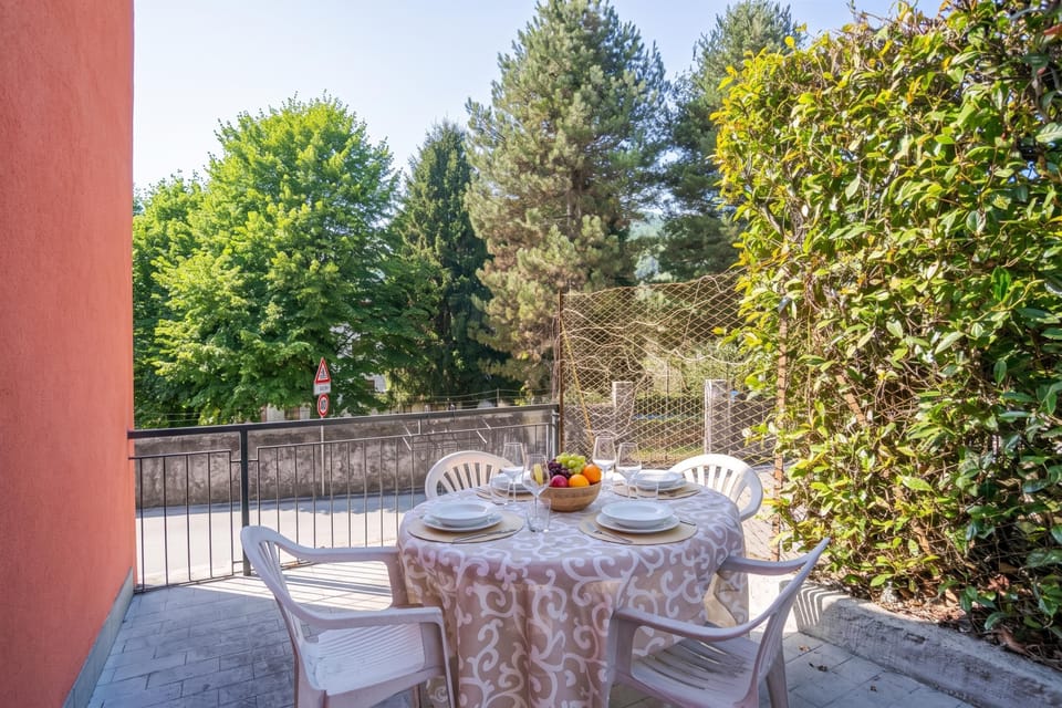 Family Apartment, 2 Bedrooms, Terrace, Mountainside (Casa Lauretta) | Outdoor dining