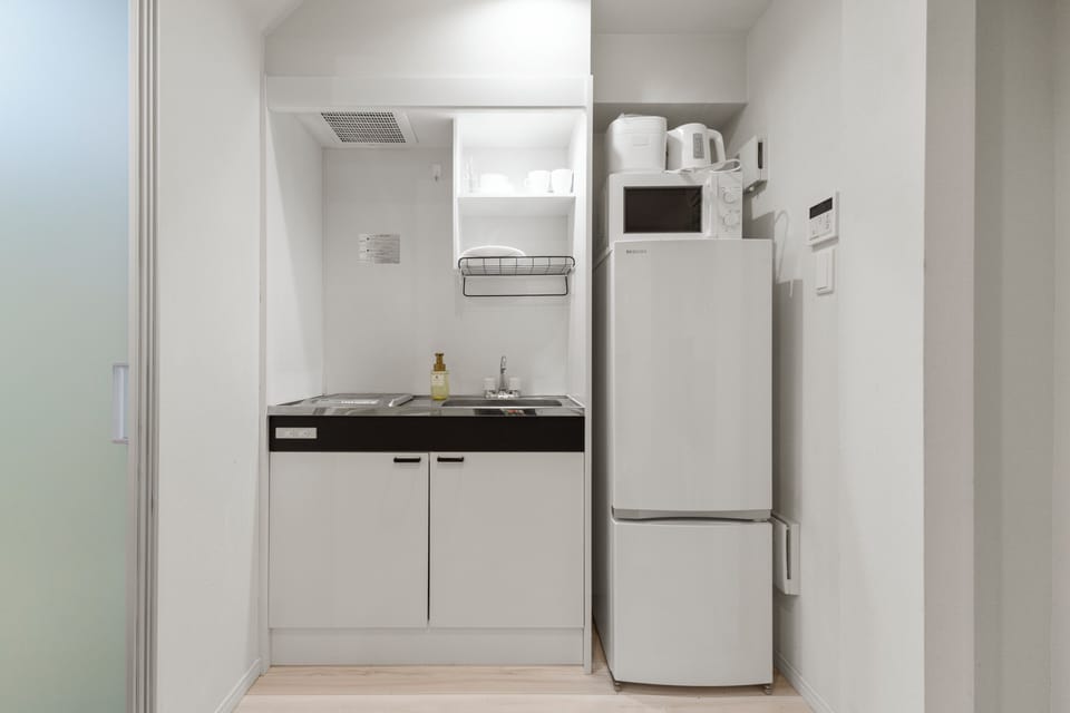 Apartment, 1 Bedroom, Non Smoking, Private Bathroom | Private kitchen | Dining tables