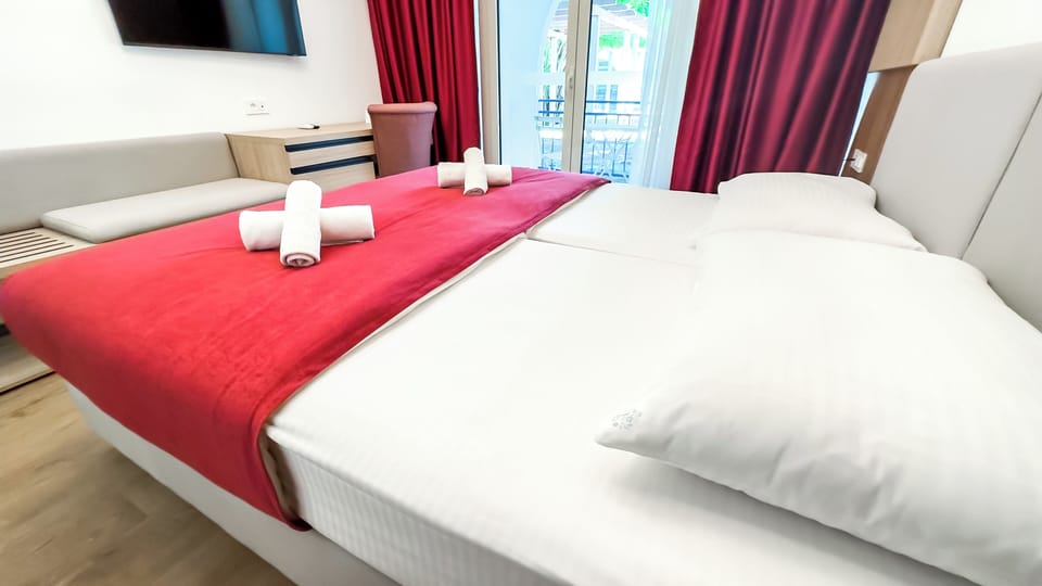Premium Double or Twin Room, Balcony | In-room safe, desk, WiFi (free)
