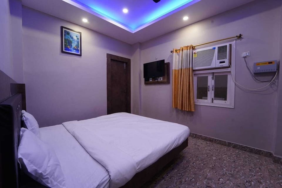 Deluxe Double or Twin Room | Desk, laptop workspace, WiFi (free)