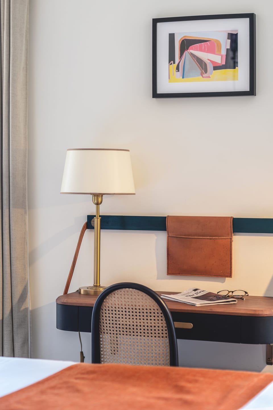 Standard Double Room | Living area | Flat-screen TV