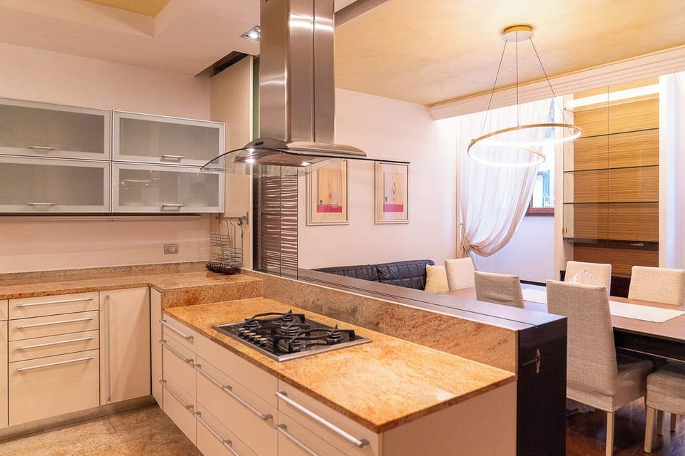 Apartment, 3 Bedrooms, City View | Private kitchen