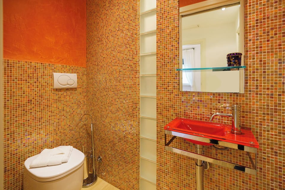 Apartment, Balcony, City View | Bathroom