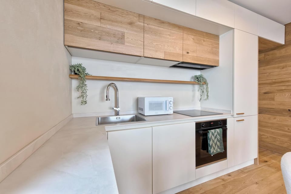 Standard Apartment, 2 Bedrooms (Casa del Colle D2) | Private kitchen | Fridge, microwave, oven, stovetop