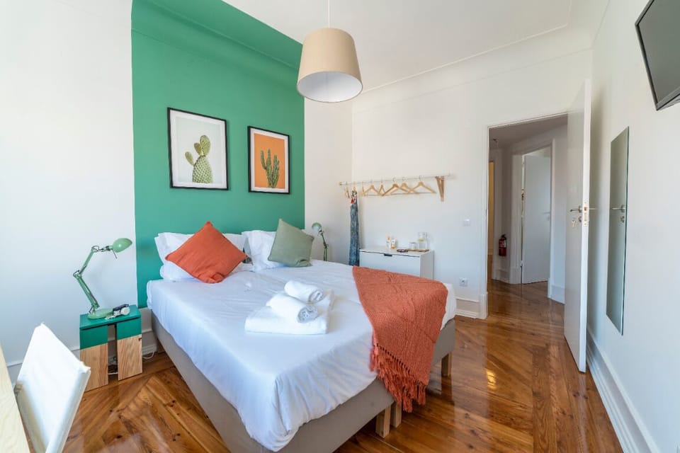 Comfort Apartment, 4 Bedrooms (Desterro Historical 4) | Blackout drapes, iron/ironing board, free WiFi