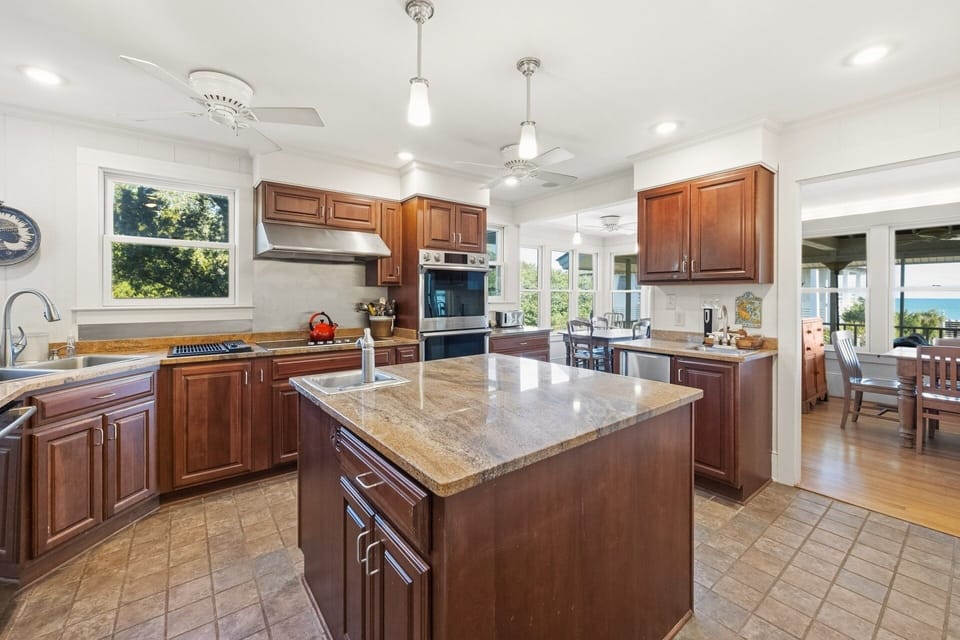 House, Multiple Bedrooms | Private kitchen | Coffee/tea maker, fridge, oven, toaster