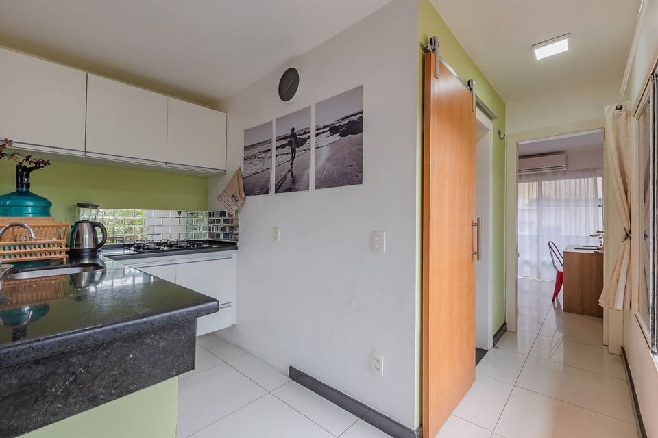 Basic Apartment | Private kitchen | Cookware/dishes/utensils