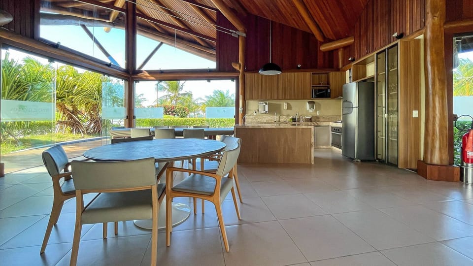 Basic Chalet | Dining