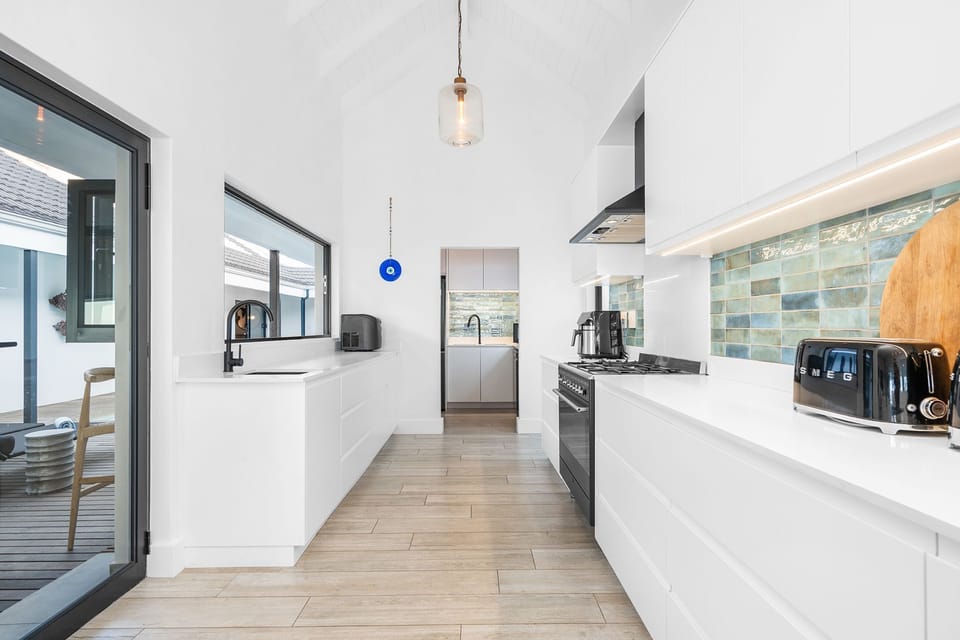House (6 Bedrooms) | Interior