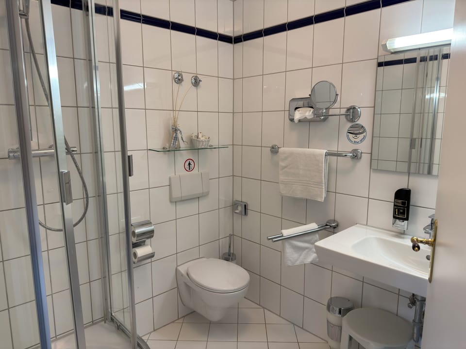 Standard Single Room | Bathroom