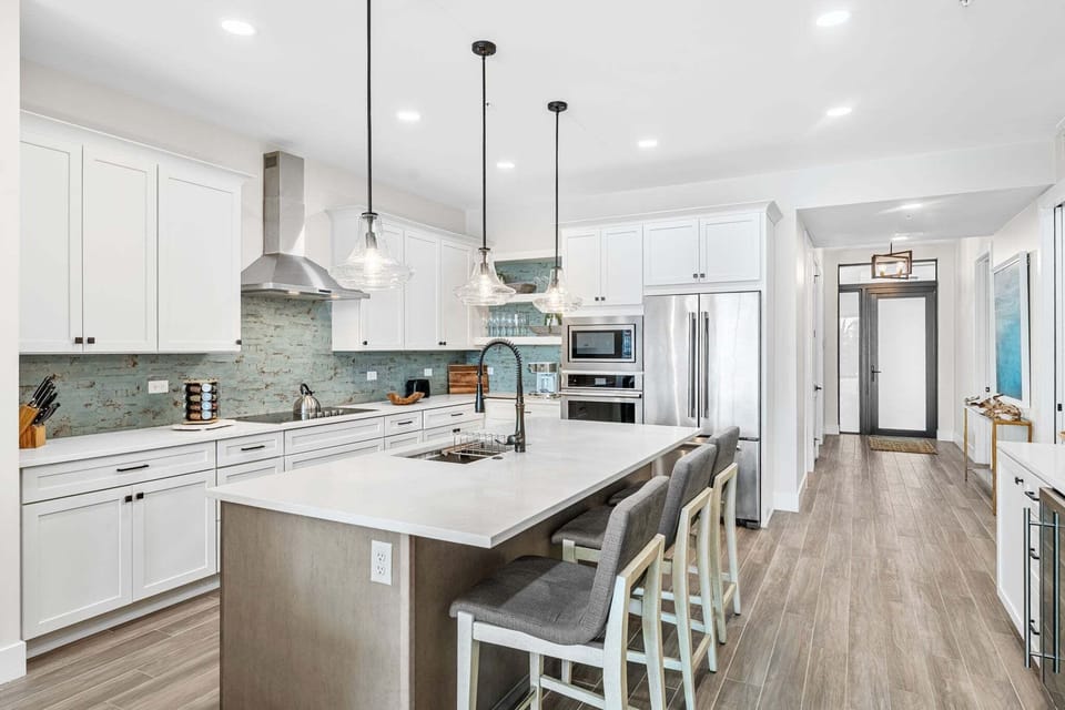 Three-Bedroom Premium Apartment with Resort View, Unit #205-205 | Private kitchen | Fridge, microwave, oven, stovetop