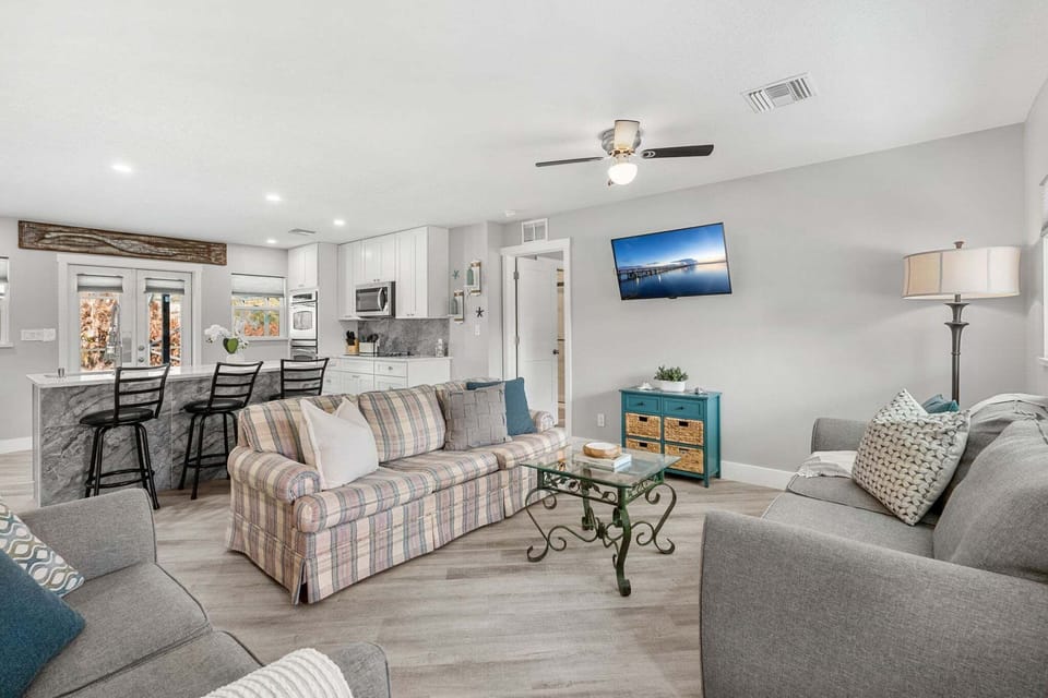 House (3 Bedrooms) | Living area | 50-inch TV with cable channels