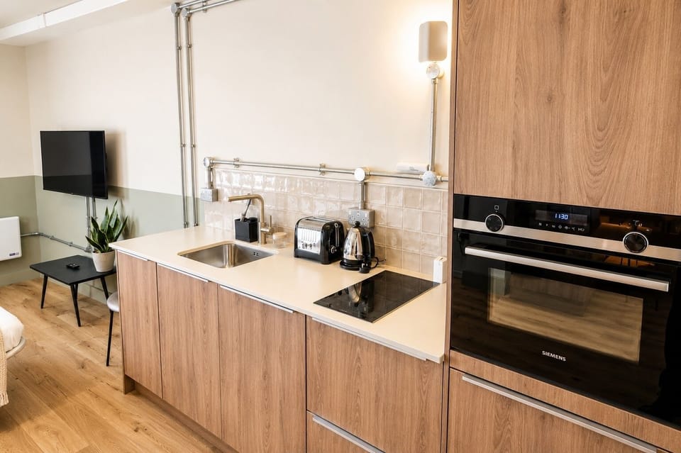 Superior Apartment | Private kitchen | Full-size fridge, microwave, oven, dishwasher