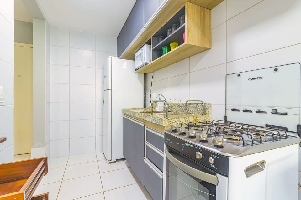 Cookware/dishes/utensils