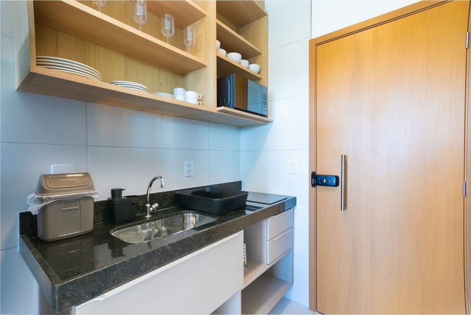 Basic Apartment | Private kitchen | Cookware/dishes/utensils