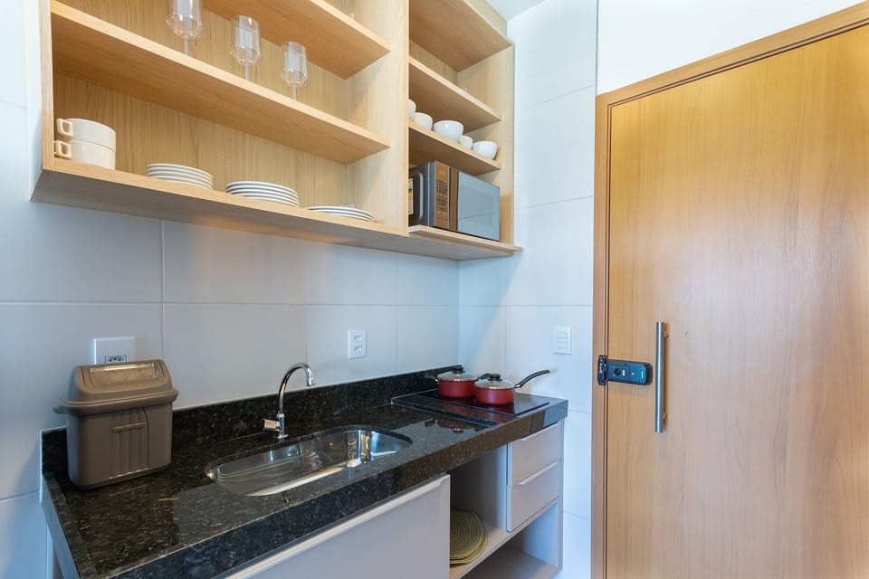 Cookware/dishes/utensils
