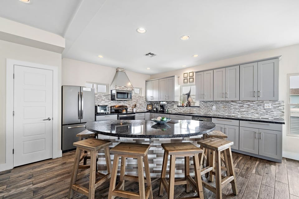 House (5 Bedrooms) | Property amenity