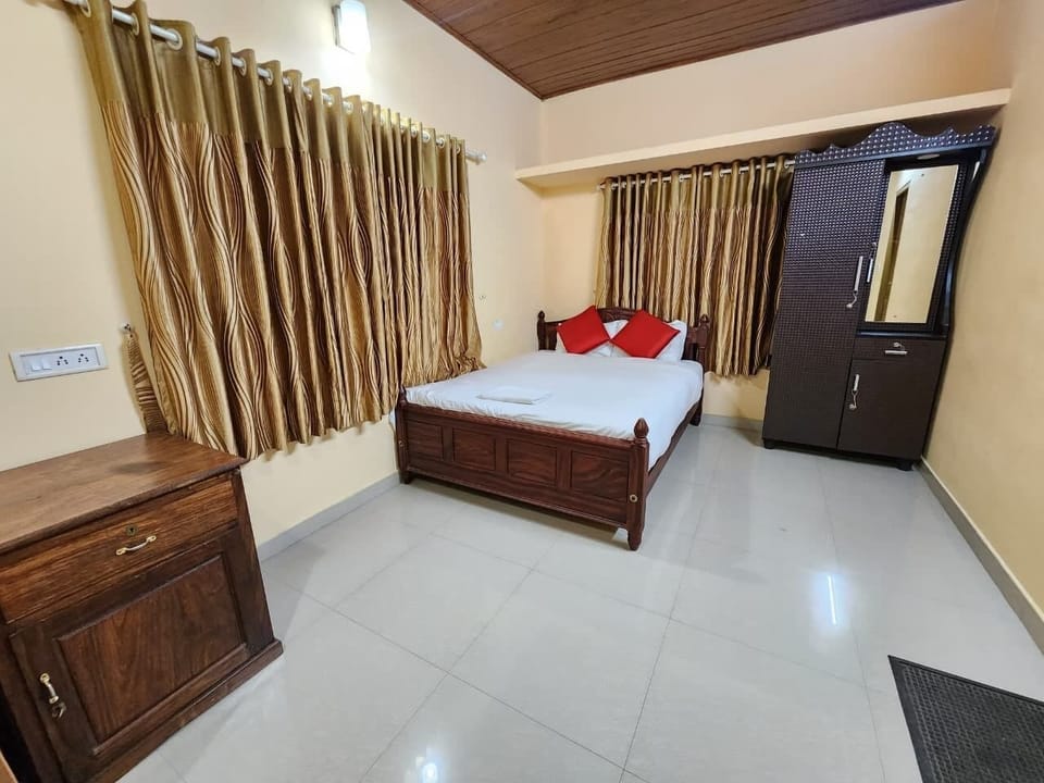 Comfort Triple Room, Non Smoking | Premium bedding, individually furnished, bed sheets