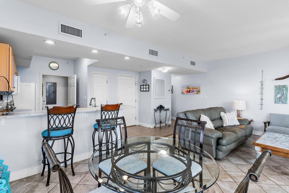 Condo, 1 King Bed with Sofa bed (Waters Edge #501) | Living area