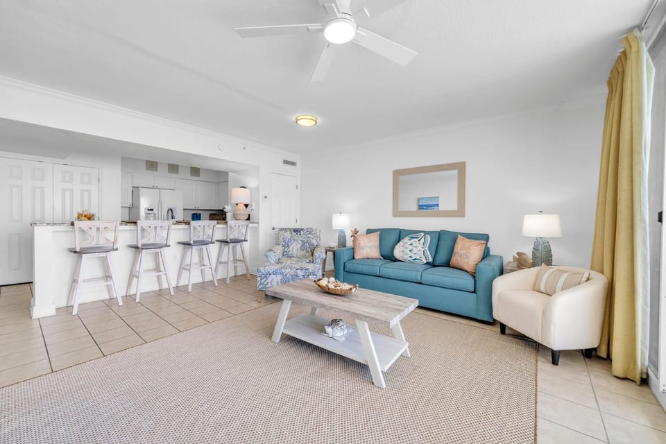 Condo, 1 King Bed with Sofa bed (Emerald Beach 1928) | Living area