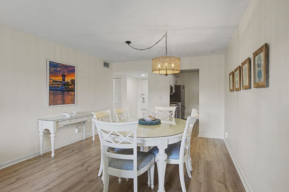 Villa, Multiple Beds, Balcony, Garden View (893 Ketch Court) | Living area
