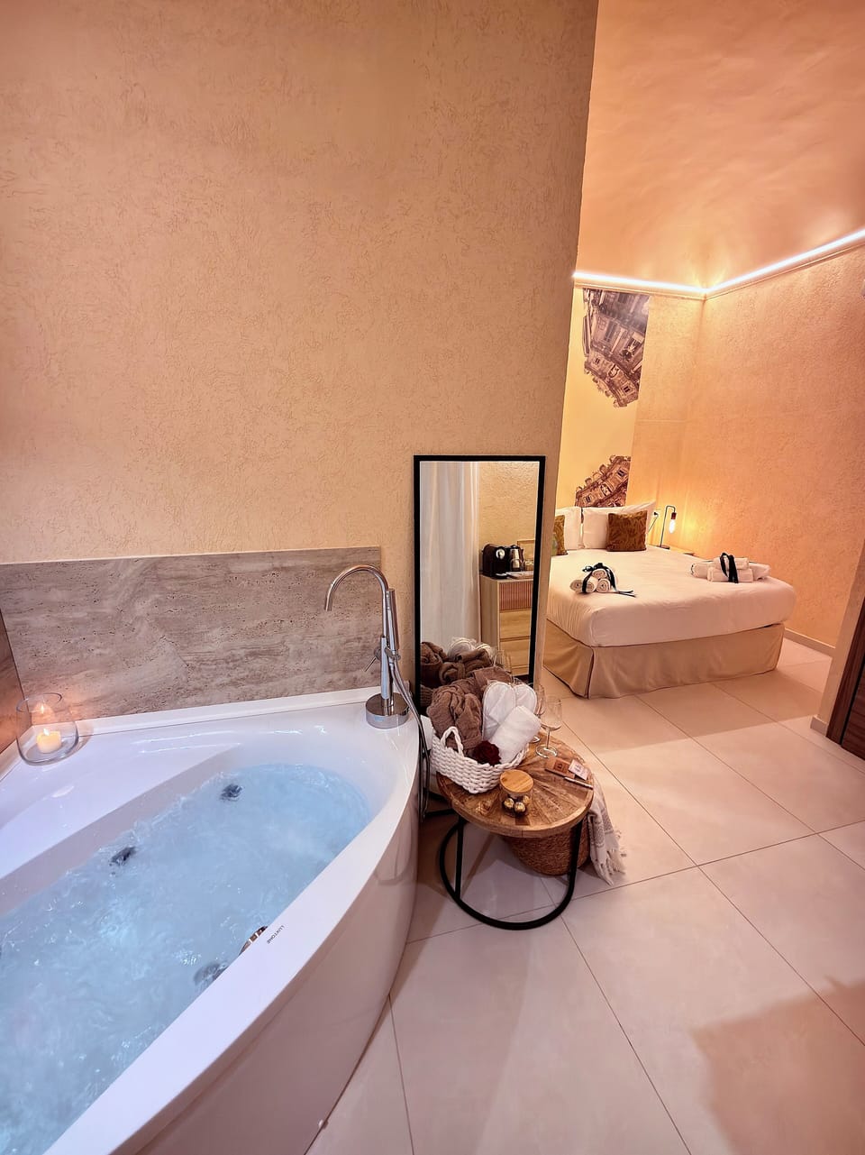Deluxe Double Room, 1 Bedroom, Hot Tub, Courtyard View | Premium bedding, down comforters, memory foam beds, minibar