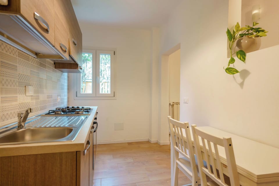 Apartment (Cavaticcio Apartment) | Private kitchen | Full-size fridge, oven, stovetop, espresso maker