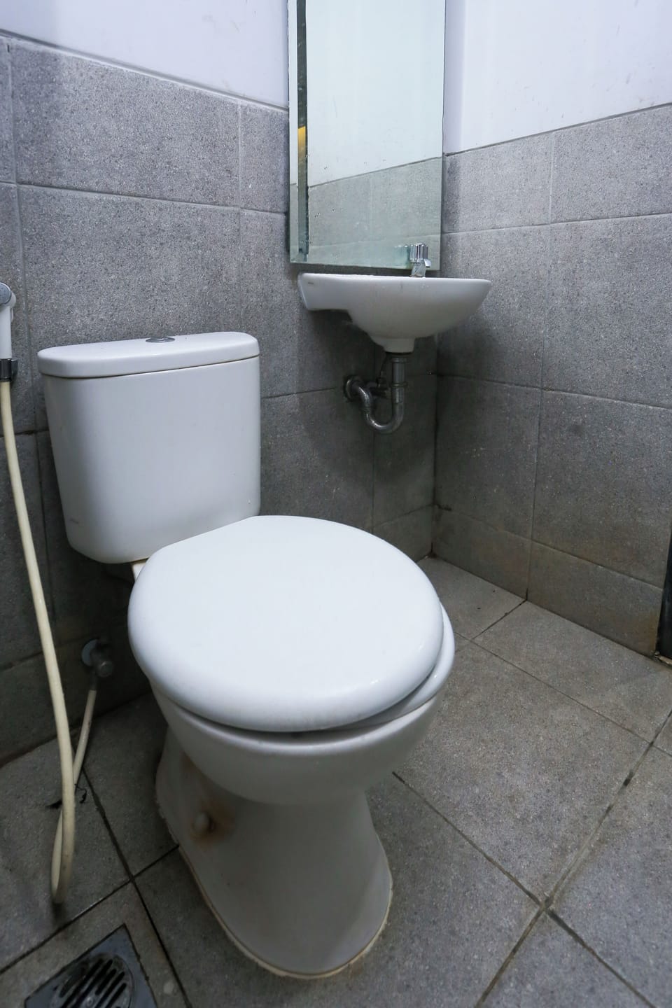 Standard Double Room | Bathroom | Shower, towels