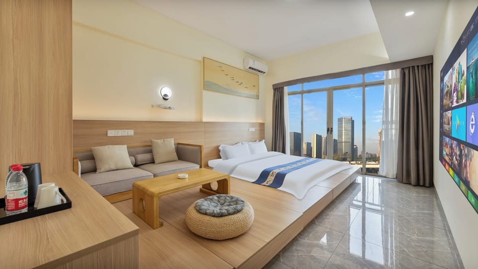Japanese-style Double Room, Japanese Futon, Balcony, City View | Desk, laptop workspace, blackout drapes, soundproofing