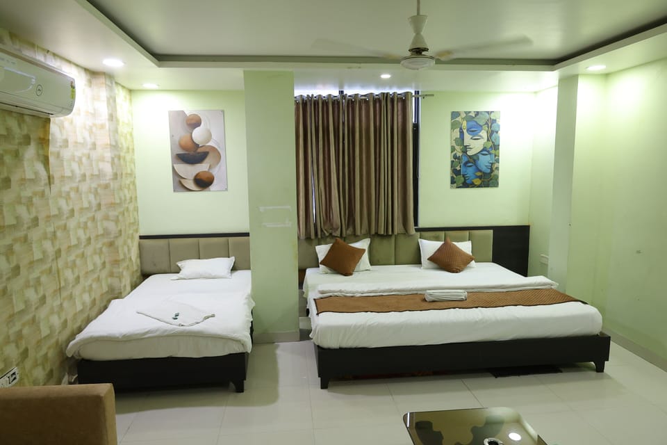 Family Suite, City View | Desk, WiFi (free)