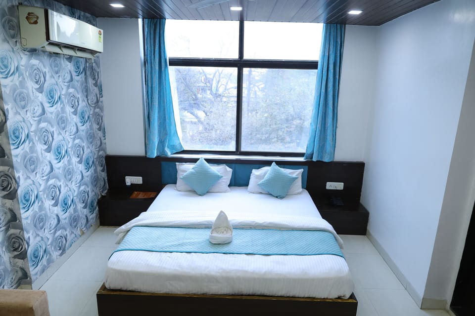 Executive Double Room, City View | Desk, WiFi (free)