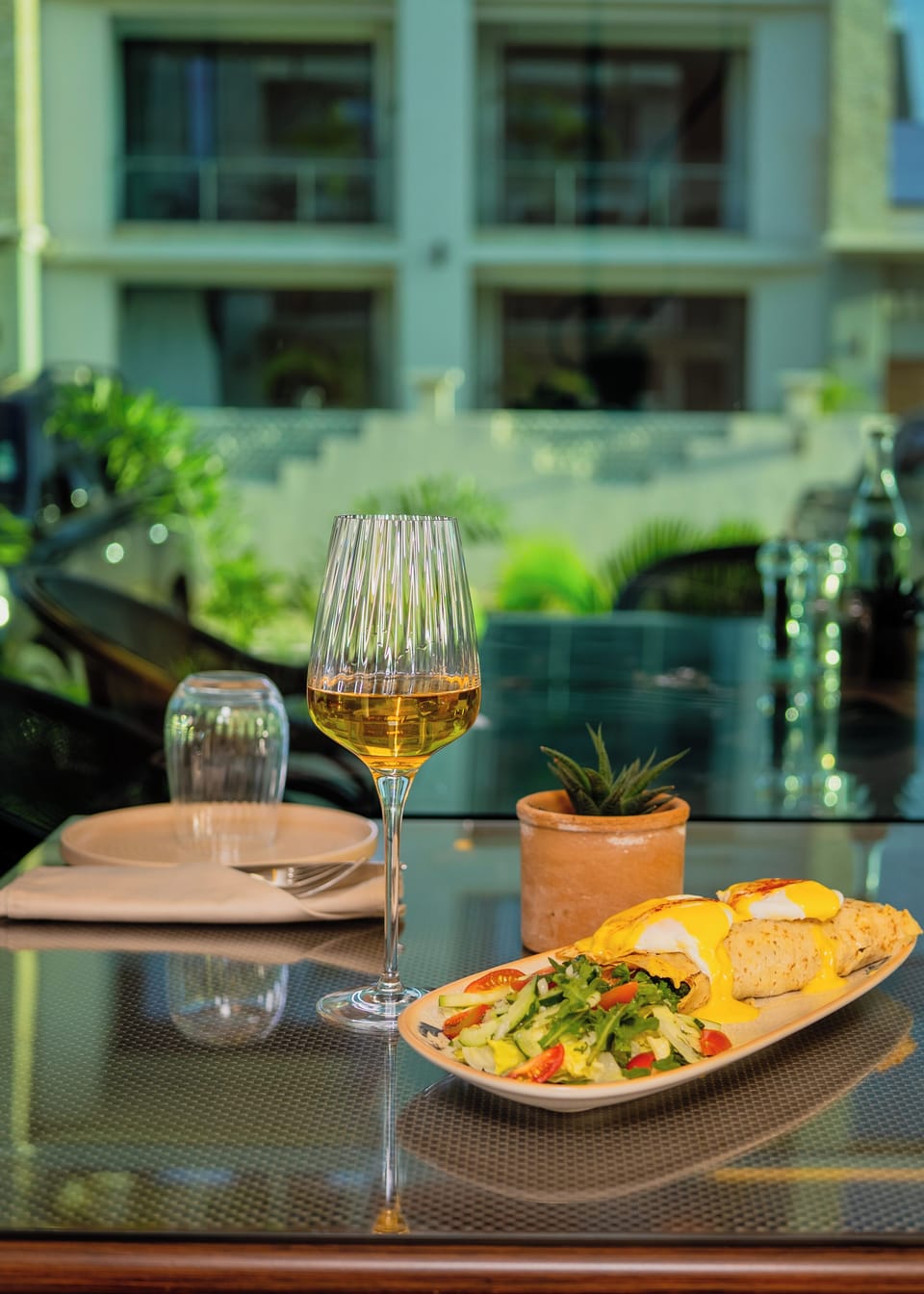 Classic Apartment, Garden View | Outdoor dining