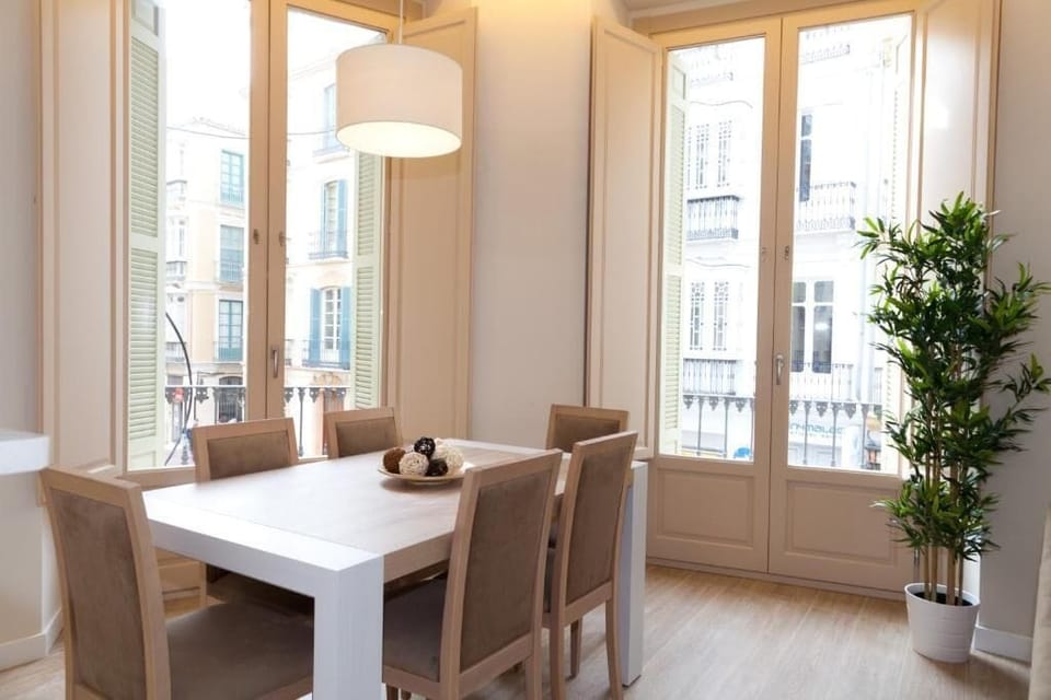 Superior Apartment, 2 Bedrooms, Balcony | Dining