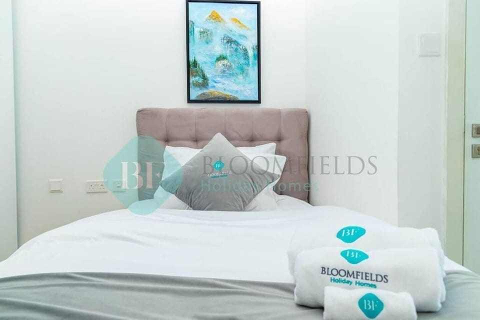 Apartment, Balcony, Canal View | Iron/ironing board, free WiFi
