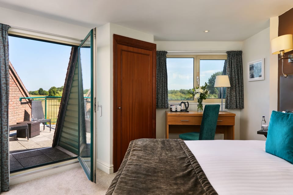 In-room safe, desk, iron/ironing board, WiFi (free)