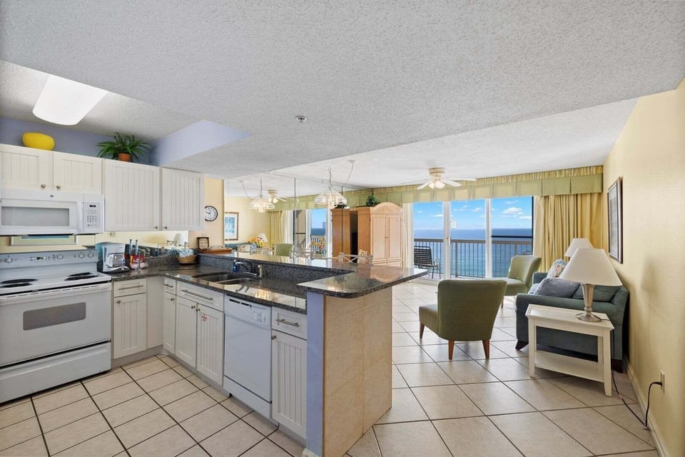 Condo, 1 Bedroom | Private kitchen