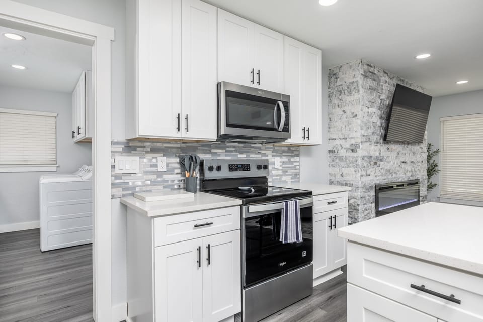 House, 3 Bedrooms | Private kitchen | Coffee/tea maker, fridge, oven, toaster