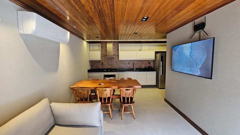 Deluxe Villa, Partial Sea View | Interior