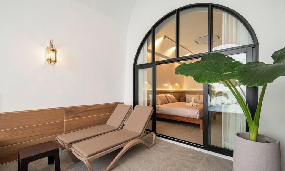 Room, Beach View | In-room safe, blackout drapes, soundproofing