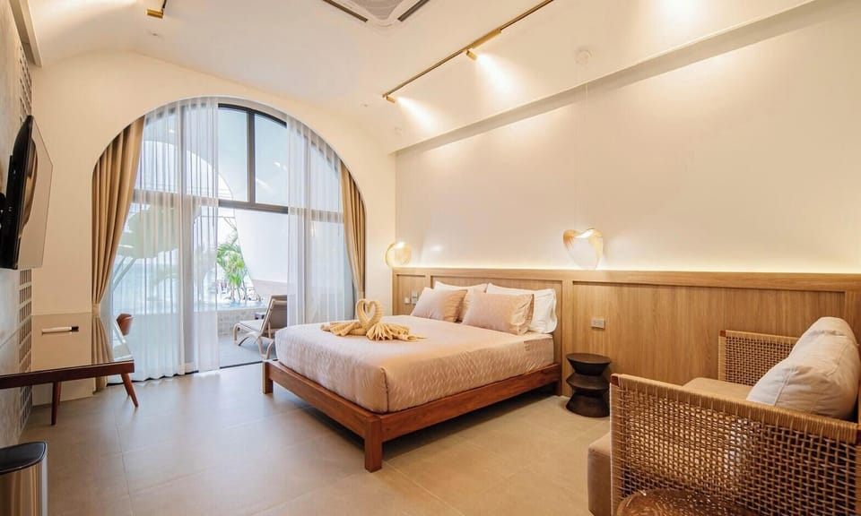 Room, Beach View | In-room safe, blackout drapes, soundproofing