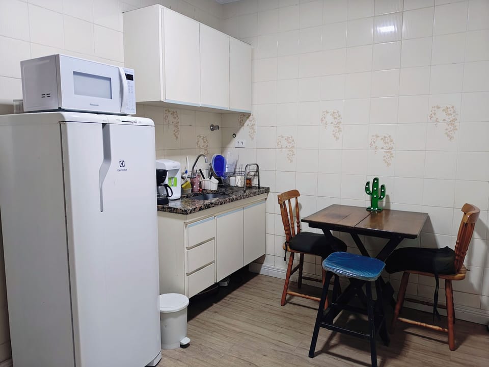 Shared Dormitory, Mixed Dorm | Private kitchen | Fridge, microwave, cookware/dishes/utensils