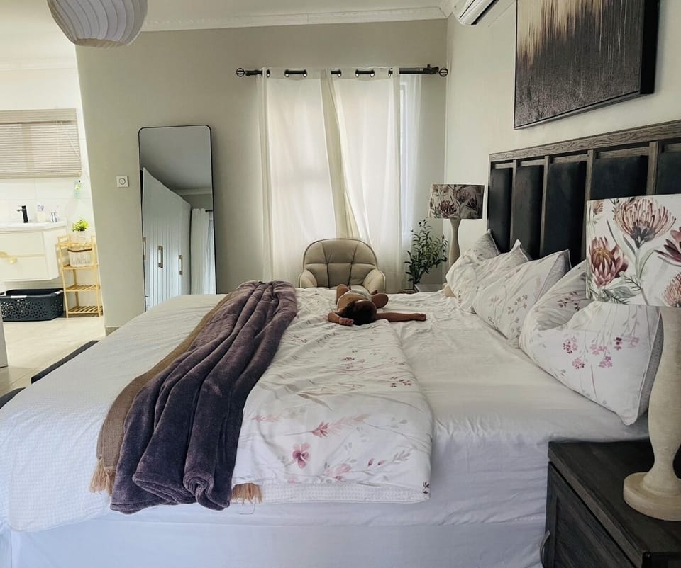 Executive Studio Suite | Premium bedding, memory foam beds, desk, soundproofing