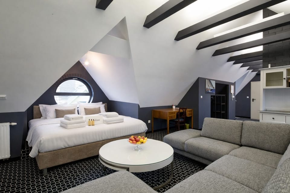 Comfort Apartment | Desk, laptop workspace, free WiFi