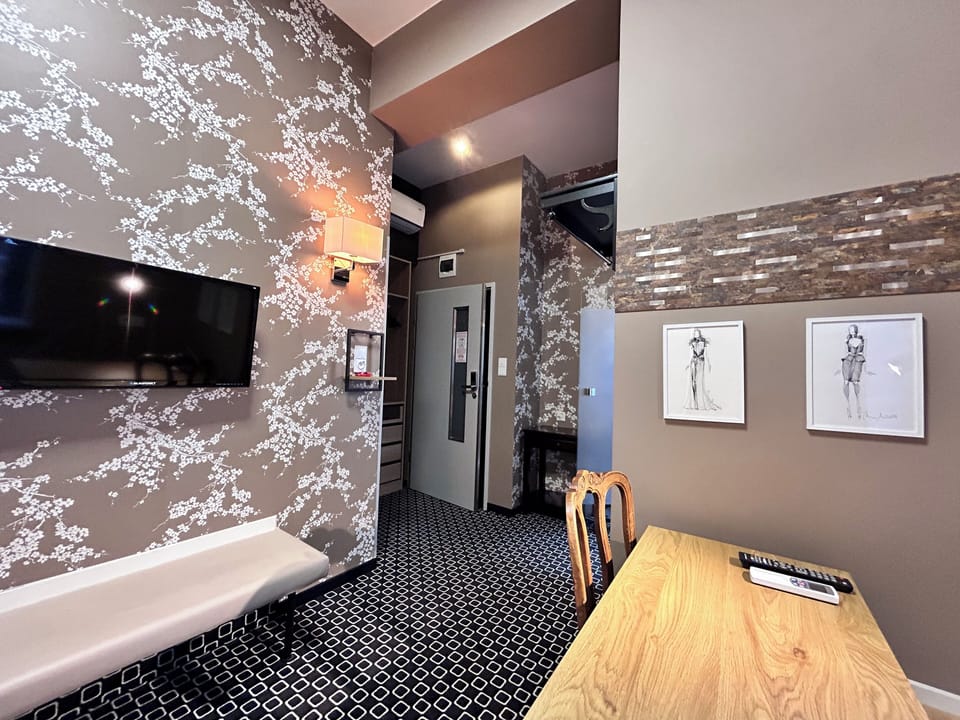 Standard Twin Room | Desk, laptop workspace, WiFi (free)