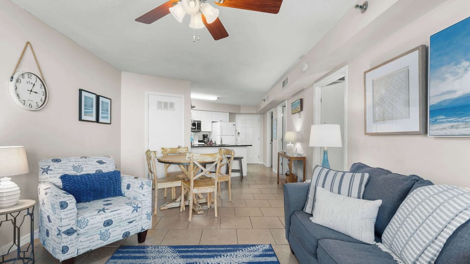 Condo, Multiple Beds, Balcony, Ocean View (Harbour Place 205) | Living area