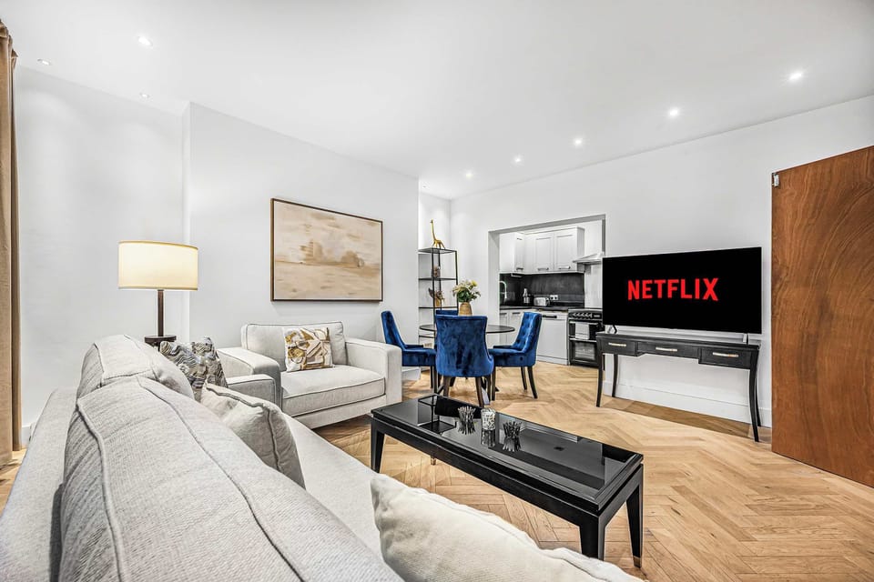 Apartment, 1 King Bed with Sofa bed, Patio (Fitzroy St 39A) | Living area