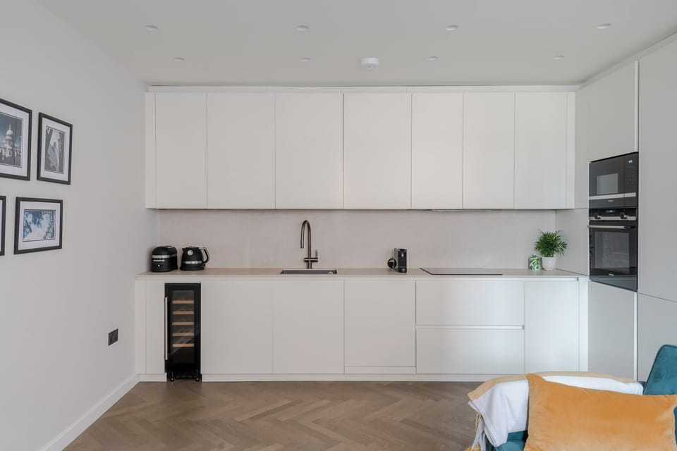 House, Multiple Beds, Kitchen, City View (Huntsworth Mews 7) | Private kitchen